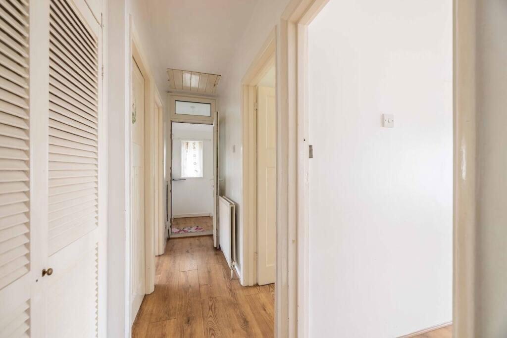 Apartment in Slough - View 4