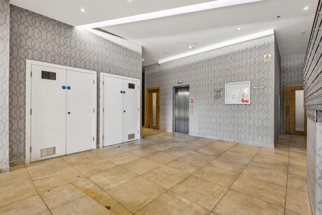 Apartment in Twickenham - View 4
