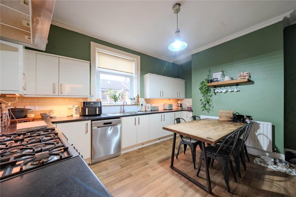Clarence Terrace, Pudsey, West Yorkshire photo 3
