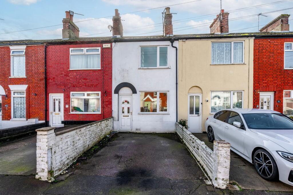 2-bed terraced on Tottenham Street, Great Yarmouth, £80,000