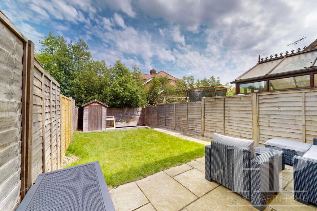 Capsey Road, Ifield, RH11 photo 4