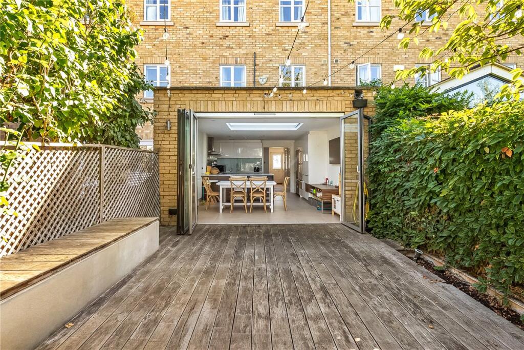 House in London - View 3