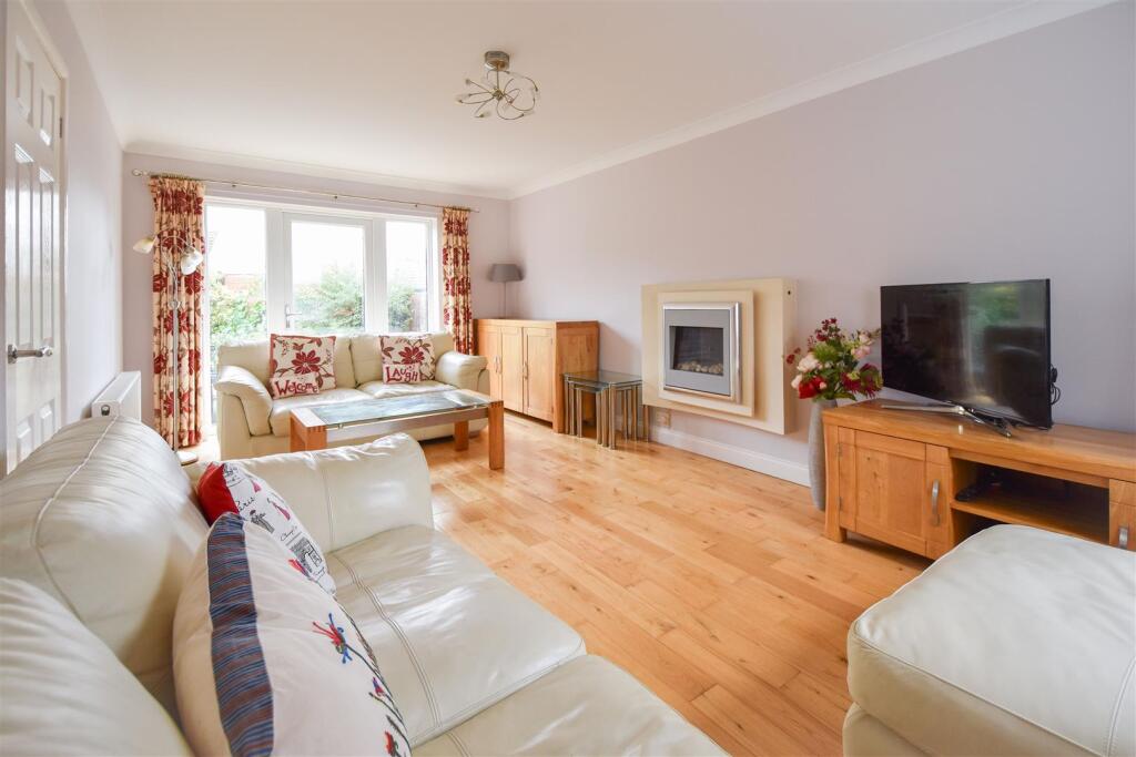 Moorescroft, Kelvedon Hatch, Brentwood photo 4