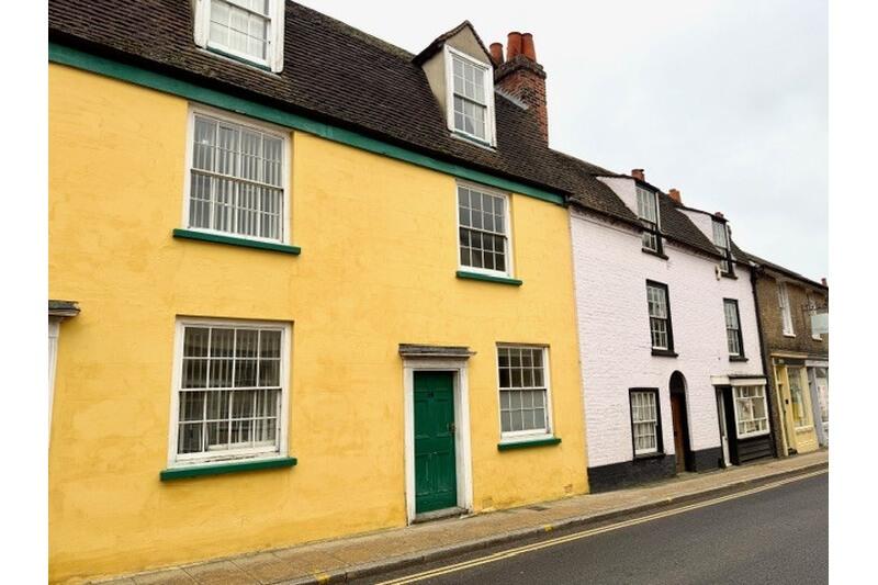 Main image of property: 39 West Street, Rochford, Essex