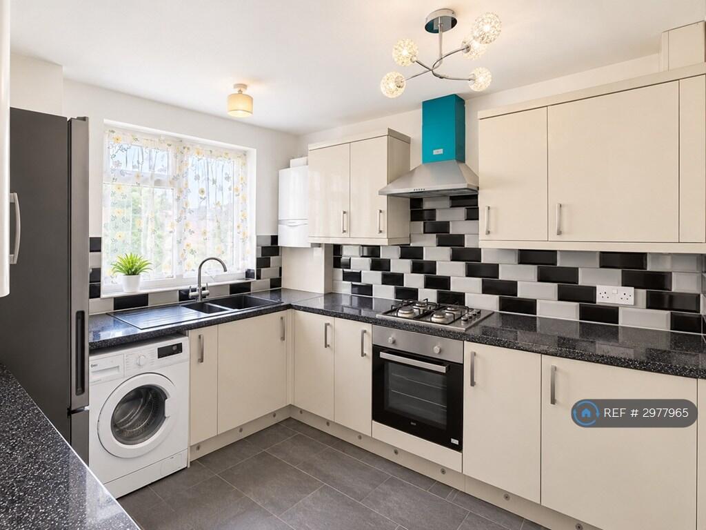 Apartment in London, Aldersbrook, Wanstead - View 4