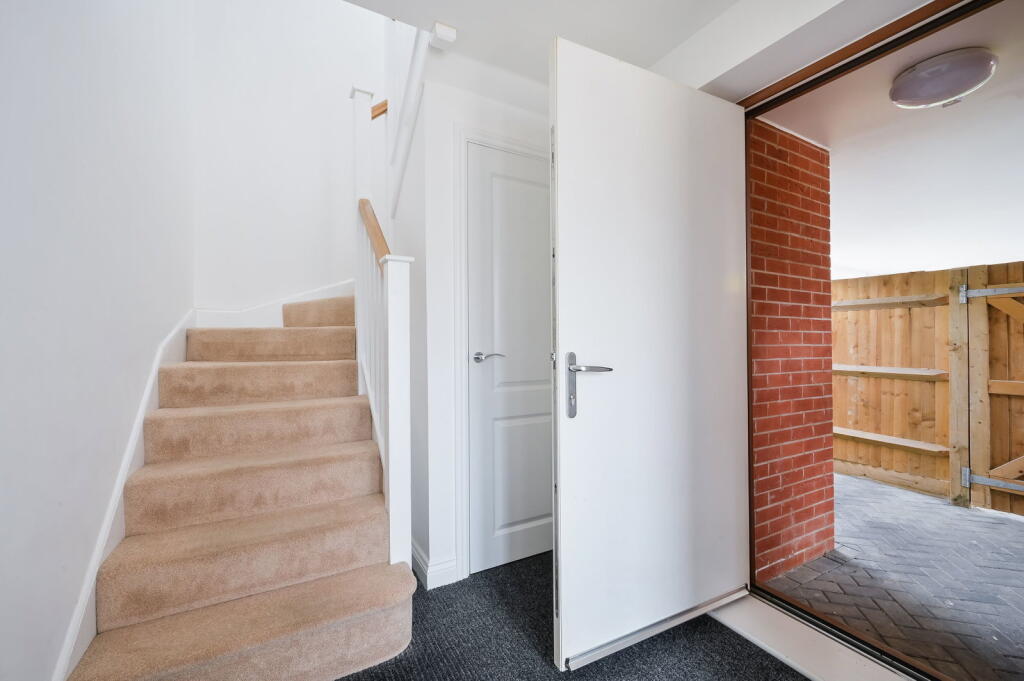 House in Tandridge, Holland, Oxted - View 4