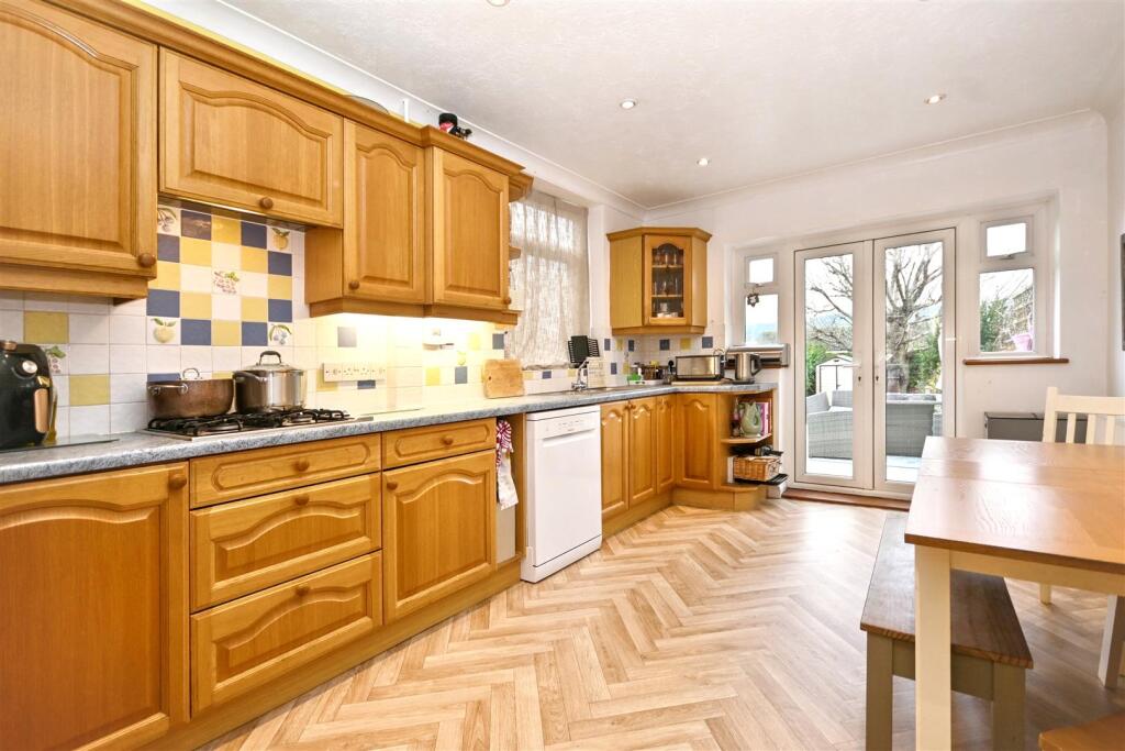 Willingdon Road, Eastbourne photo 4