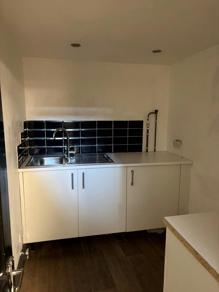 basement kitchen.jpg