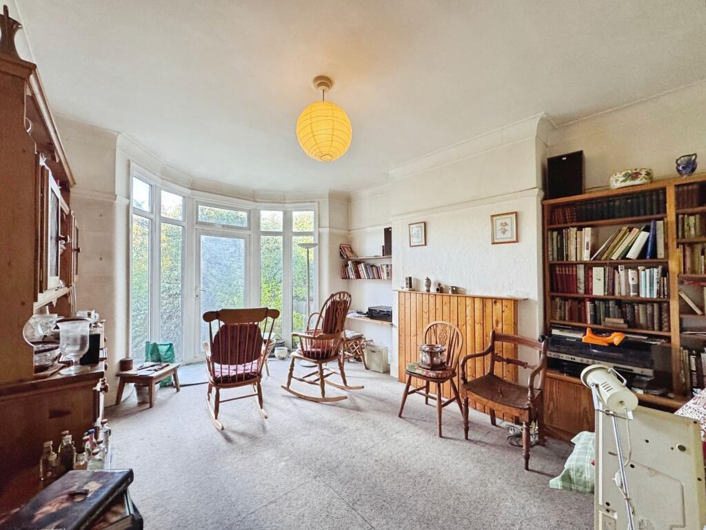 Sylvan Avenue, London, NW7 photo 3