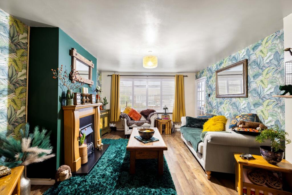 Moat Farm Road, Folkestone, CT19 - View 2