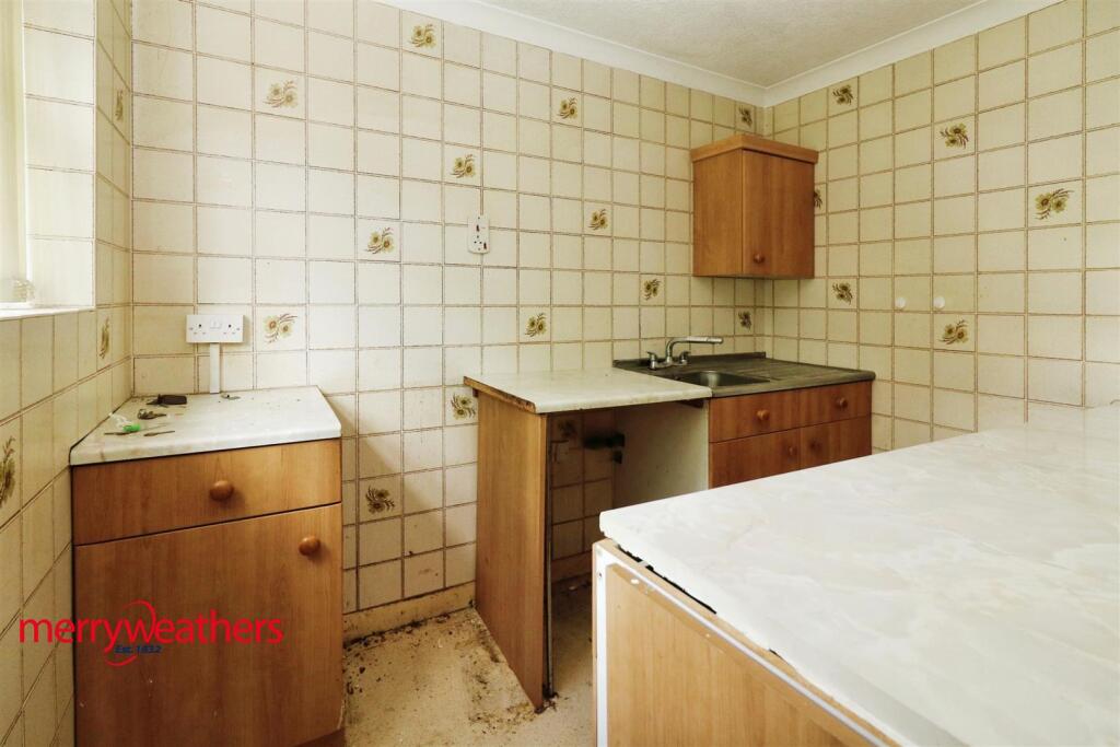Apartment in Rotherham, Clifton - View 3