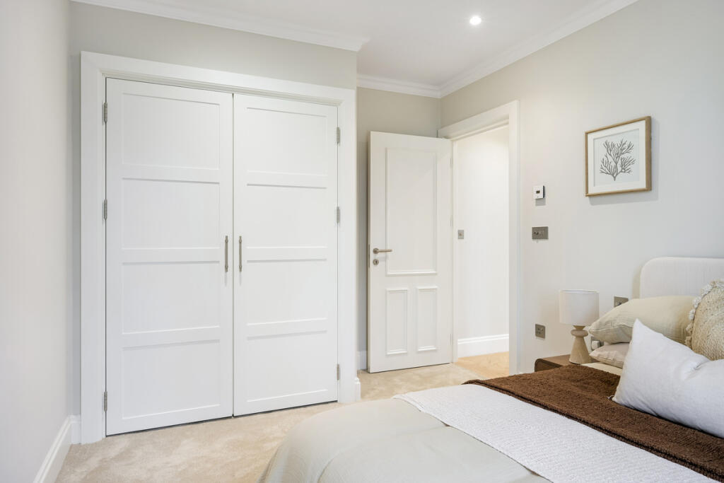 Apartment in Croydon - More