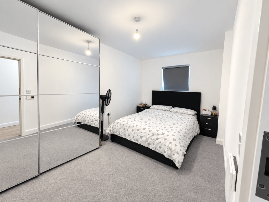 Apartment in London, Hackbridge - View 3