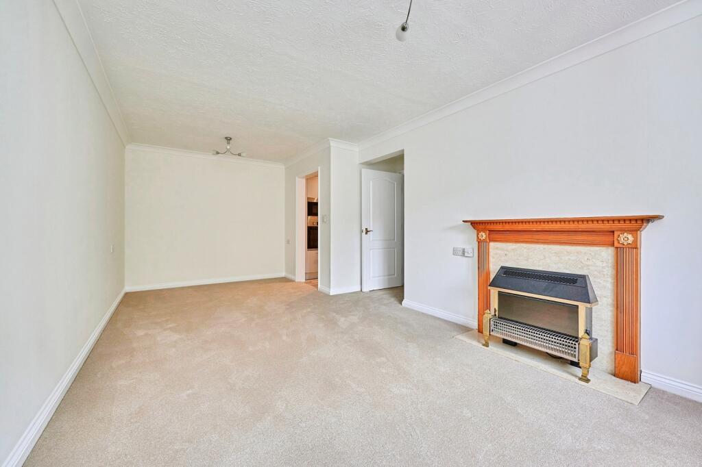Apartment in East Hertfordshire, Hockerill, Bishop's Stortford - More