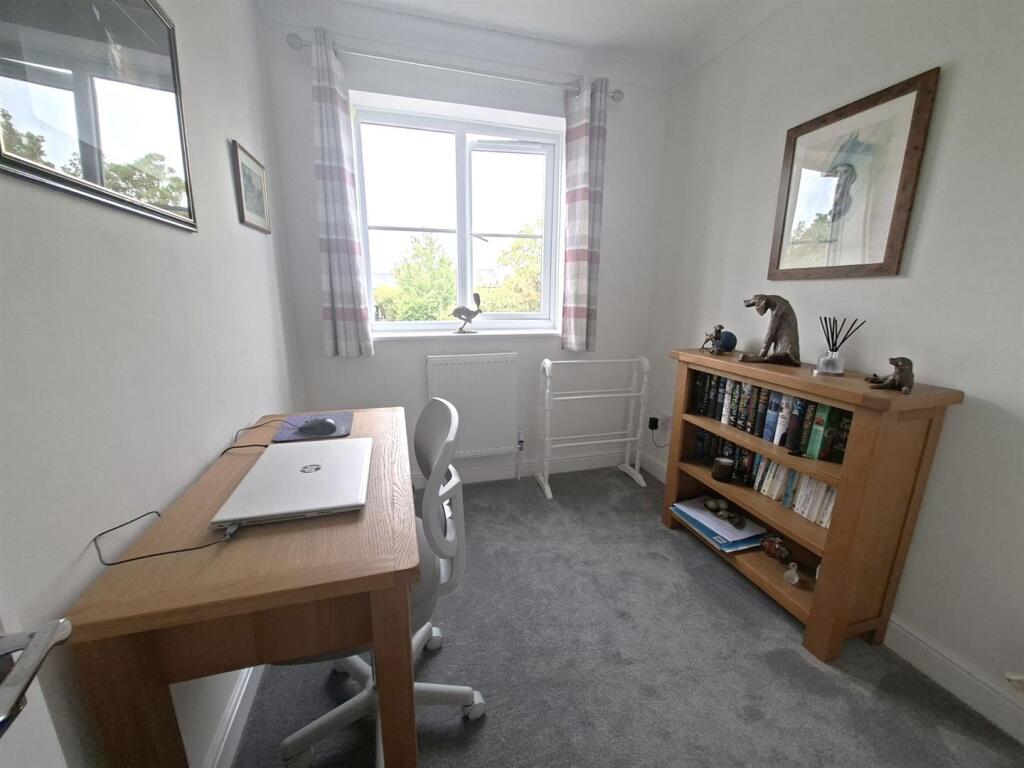 House in Northampton, West Northamptonshire - View 5