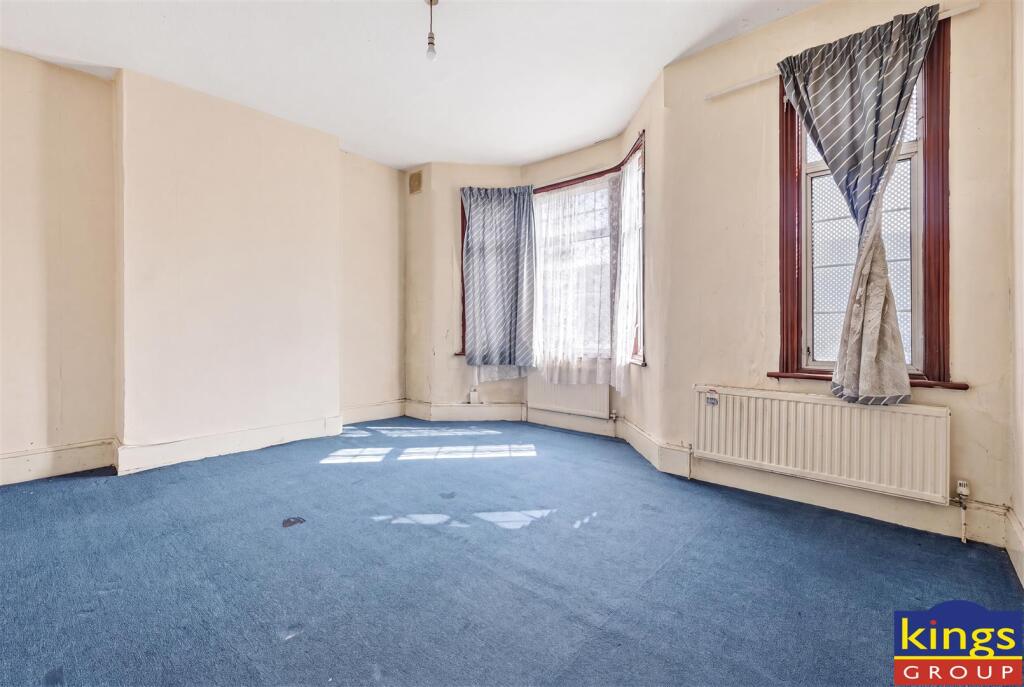 House in London, Upton - View 3
