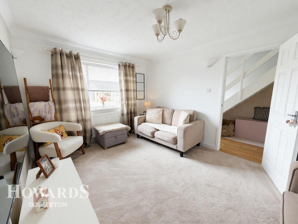 House in Great Yarmouth, Bradwell - View 4