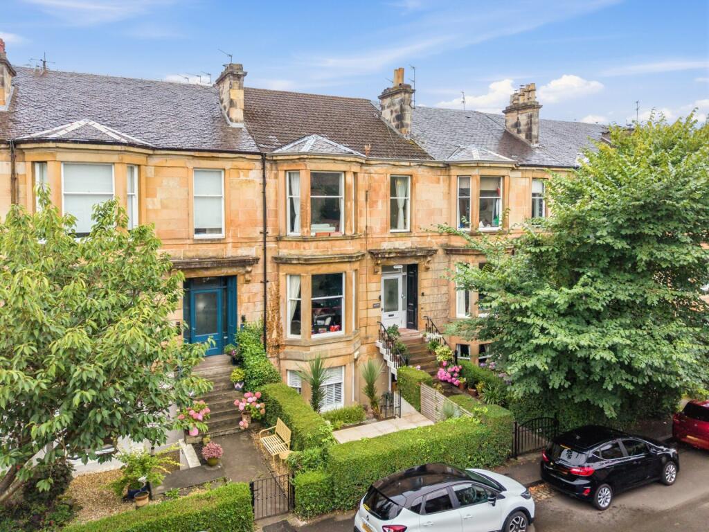 Main image of property: Flat 1, 15 Queen Square, Strathbungo, G41 2BG