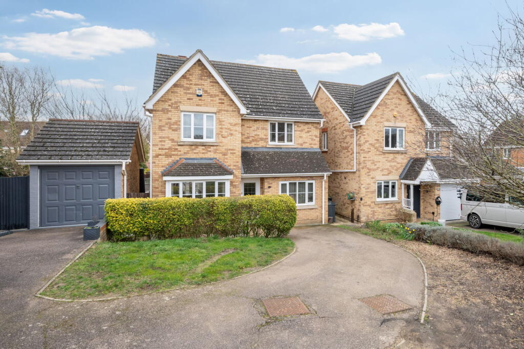 Main image of property: Kingfisher Road, Shefford, SG17 5YQ