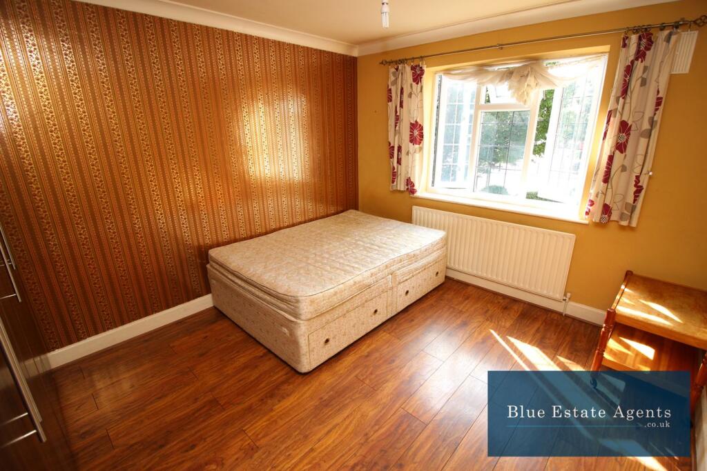 Apartment in Twickenham - View 4