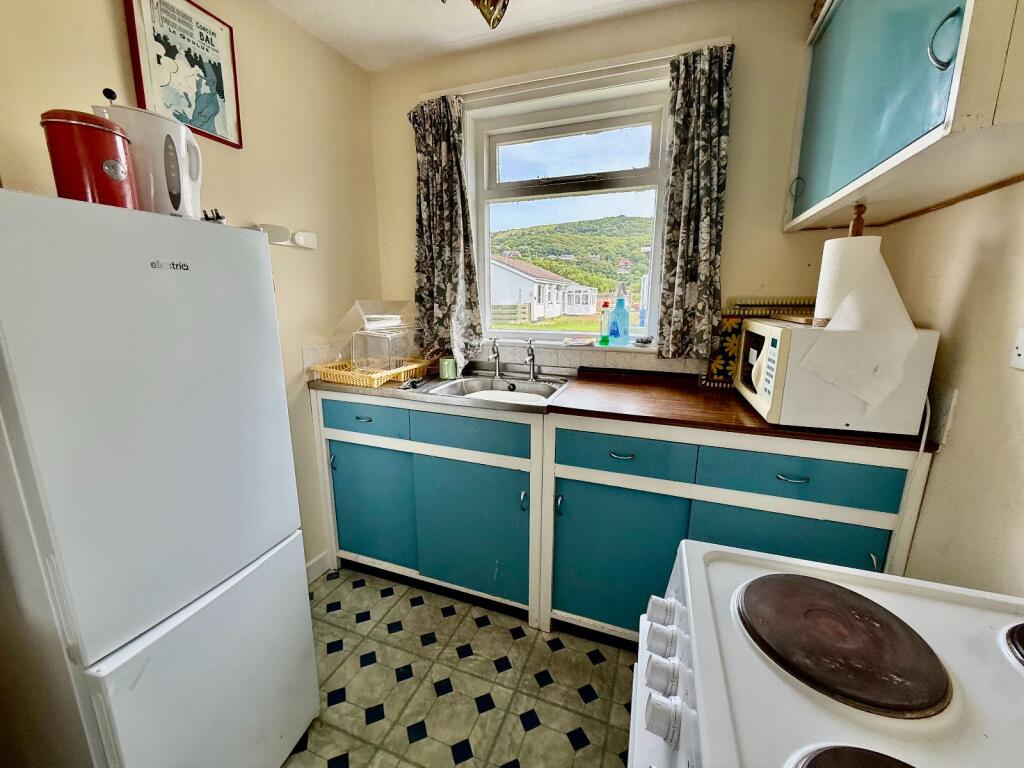 62 Glan Y Mor, Fairbourne, Gwynedd LL38 2LQ photo 4