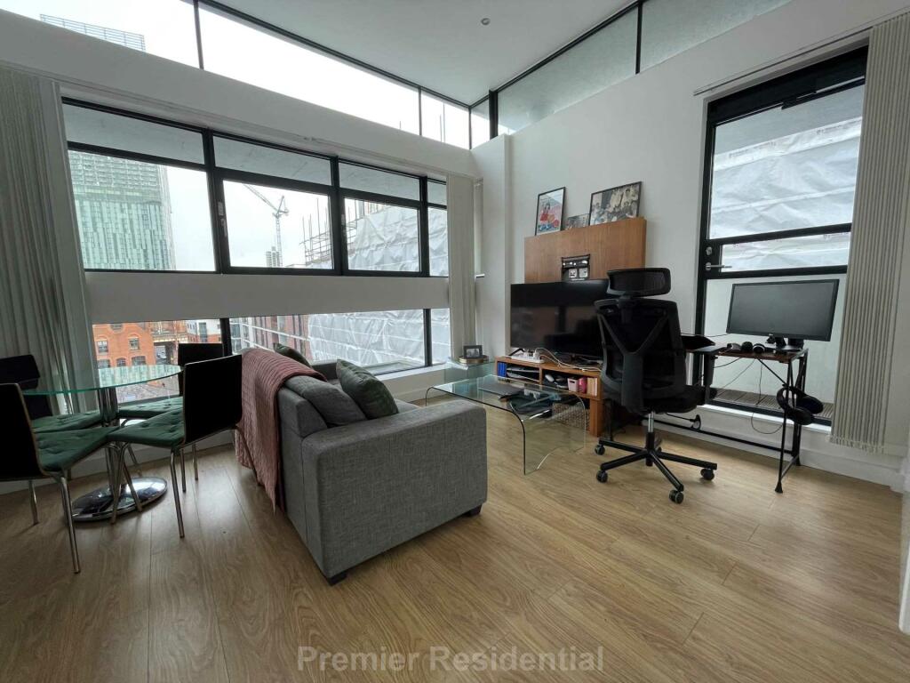 1-bed flat on Commercial Street, Manchester, £185,000