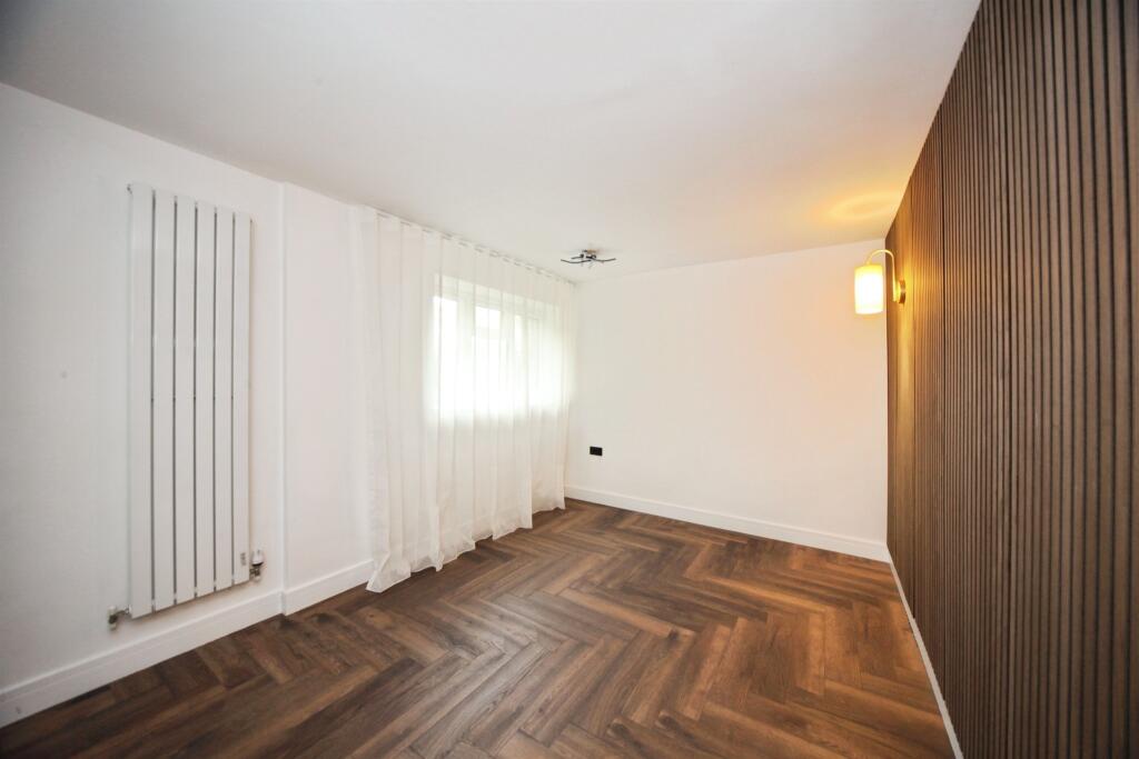 Apartment in Luton - View 3
