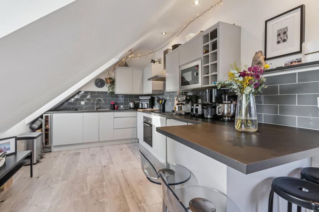 Main image of property: Bancroft, Hitchin, SG5