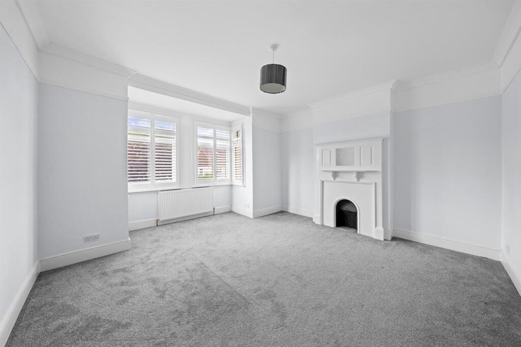 Warren Avenue, Bromley photo 5