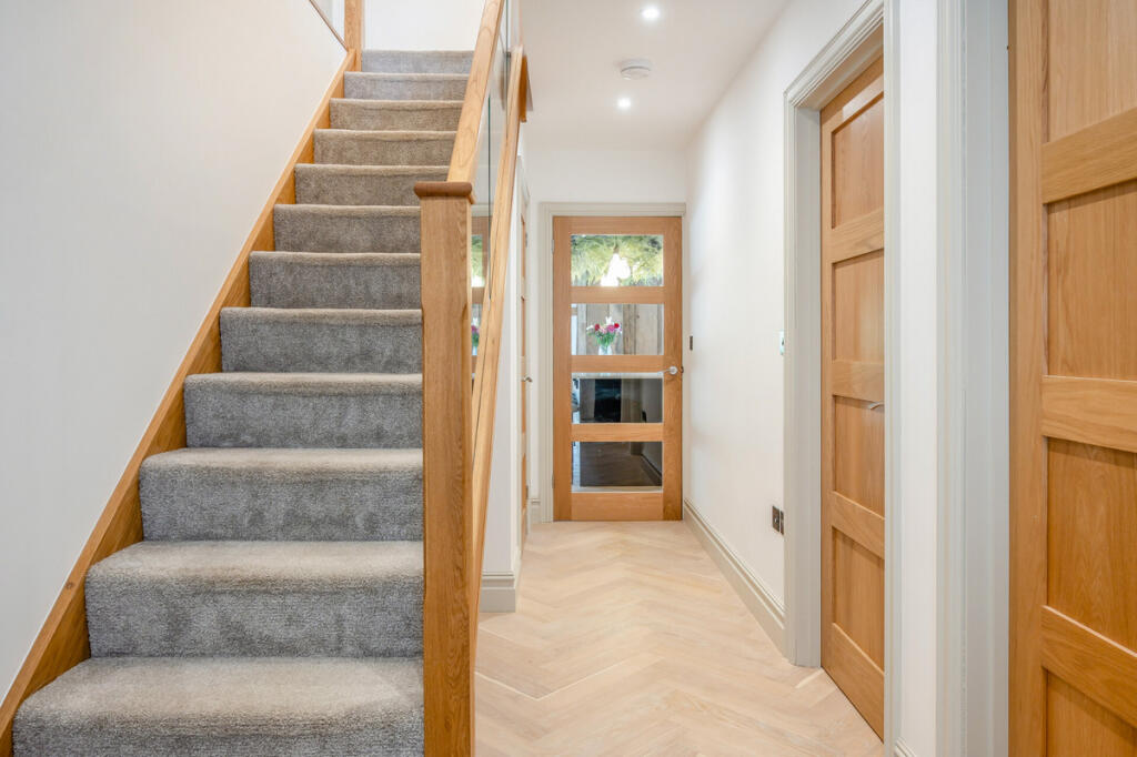 House in Brackley, West Northamptonshire - View 5