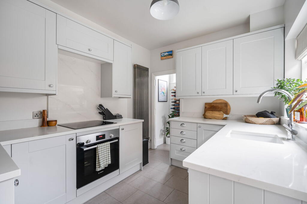 House in Guildford - View 5
