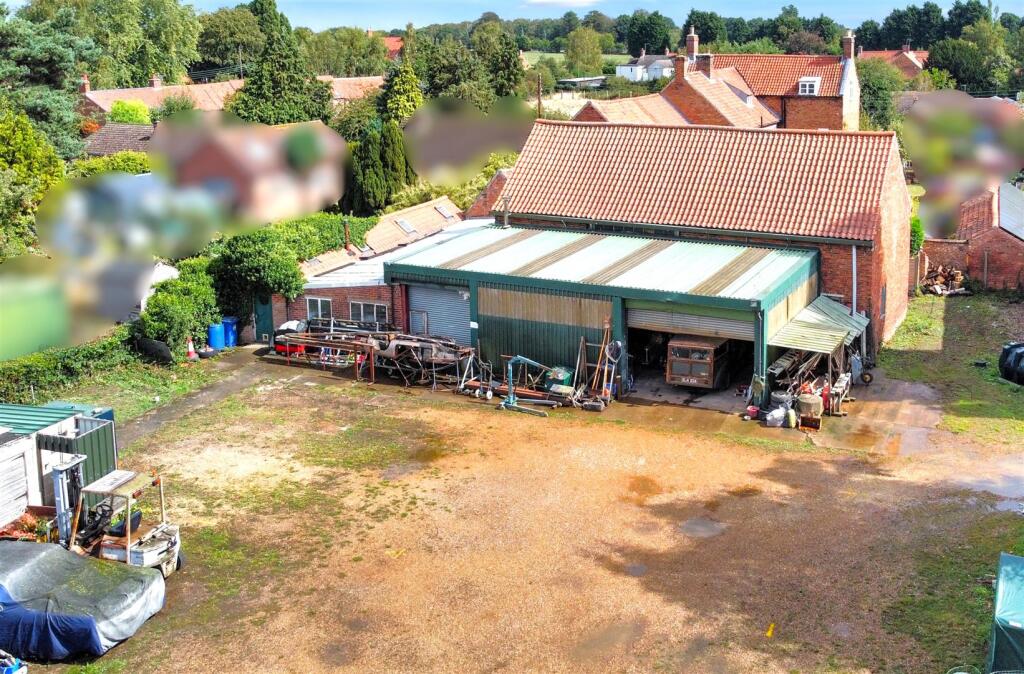 4-bed house on Detached Barn With Planning Permission, Low Road, Besthorpe, Newark, £350,000