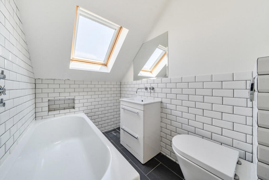 Apartment in London - View 5