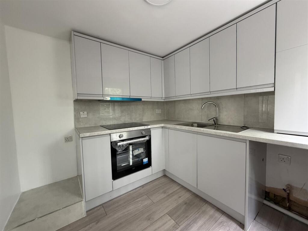 House in Swindon - View 5