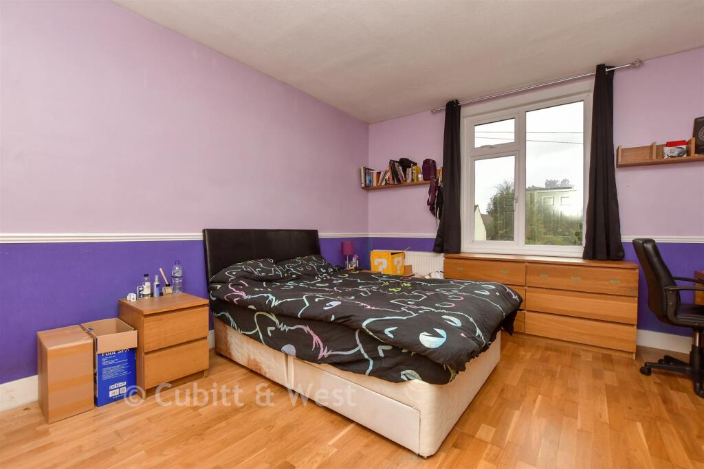 Apartment in Sutton - View 3