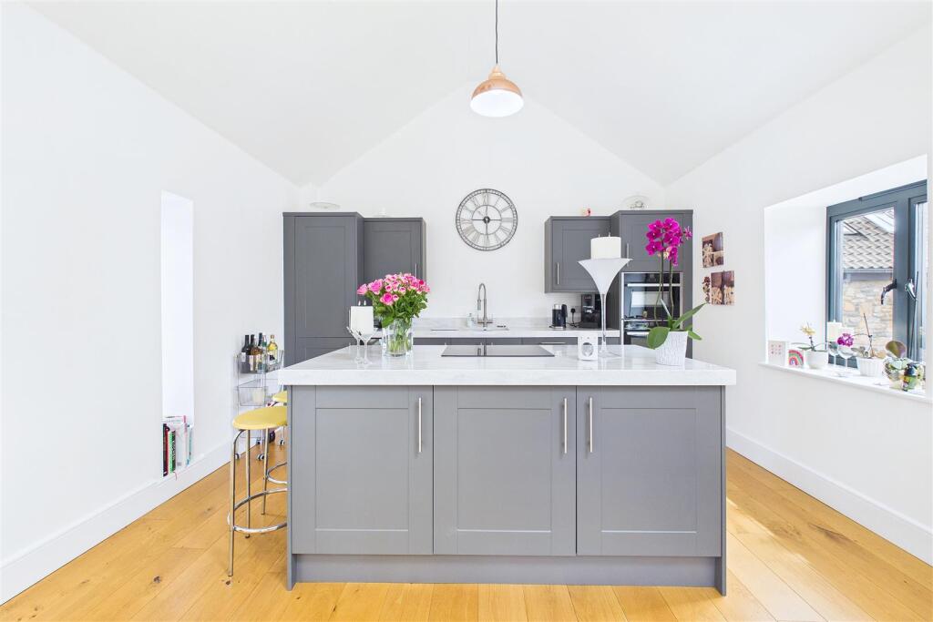 House in Clevedon, East Clevedon - More