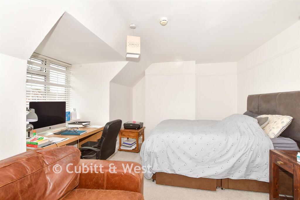 Apartment in East Grinstead, Blackwell - More