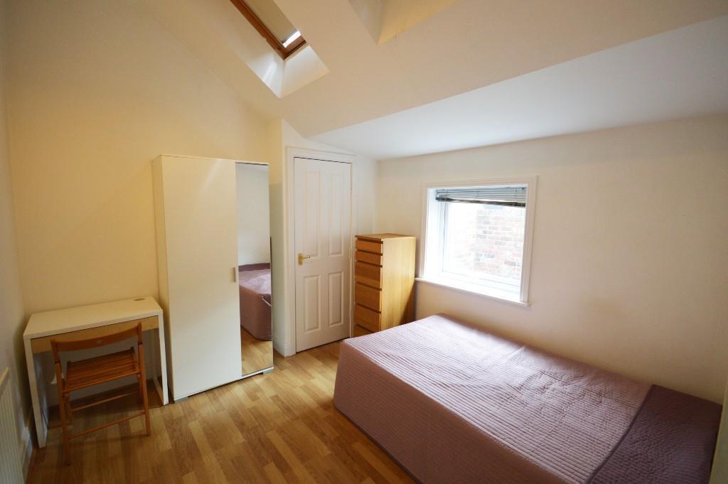 House in Newcastle upon Tyne, Cradlewell, Jesmond - More