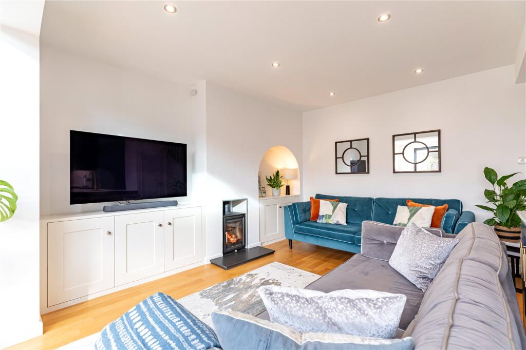House in Greenham - View 5