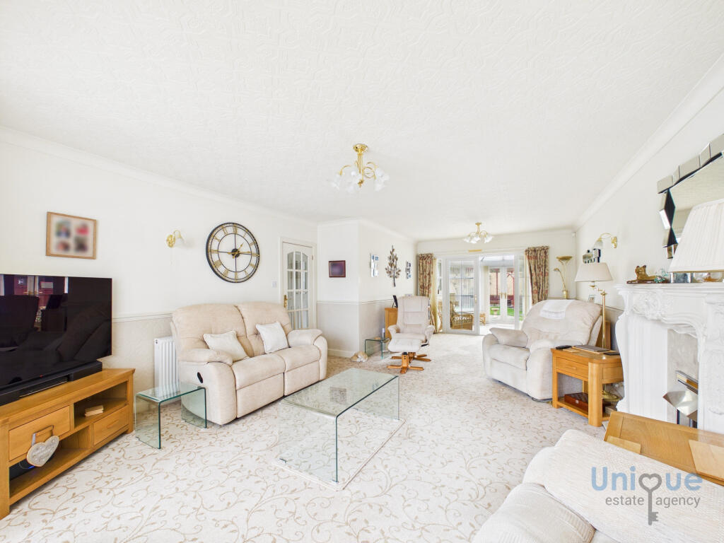 Heyhouses Lane,  Lytham St. Annes, FY8 photo 3