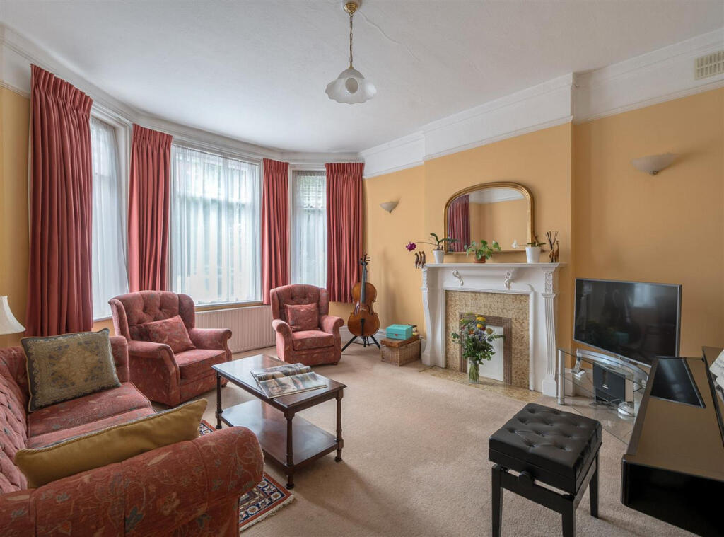 House in London, Brondesbury Park, Brondesbury - View 4