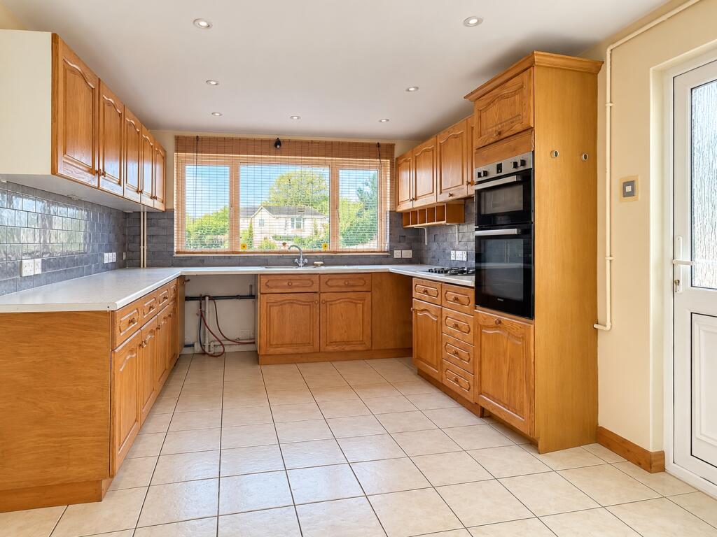 Barns Close, Nailsea, North Somerset, BS48 photo 2