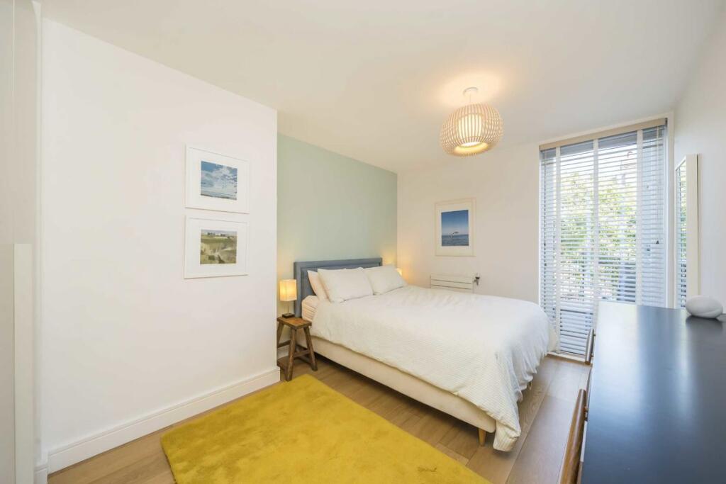 Apartment in London - View 5