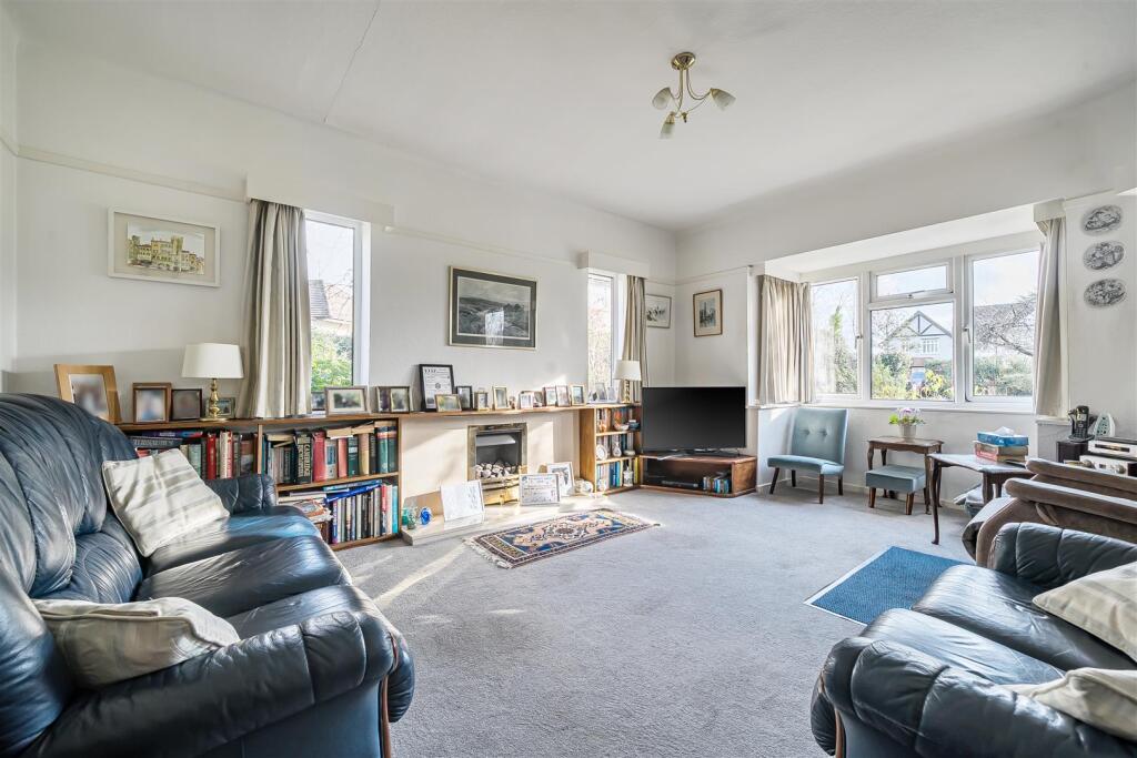 Headley Road, Woodley, Berkshire, RG5 4JD photo 3