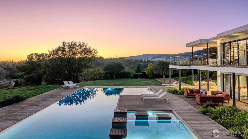 Main image of property: Provence-Alps-Cote d`Azur, Alpes-Maritimes, Valbonne