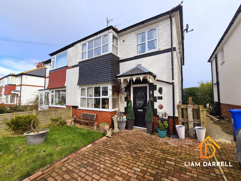 3-bed semi-detached on Greylands Park Avenue, Scarborough, North Yorkshire, £190,000