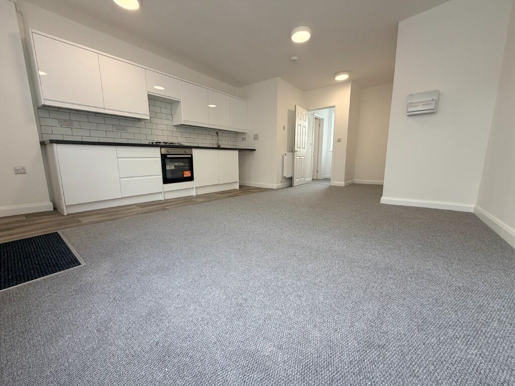 Apartment in Tonbridge - View 2
