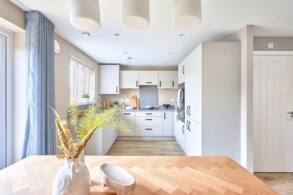 Main image of property: Juniper Drive,
Dawlish,
Devon,
EX7 0GL
