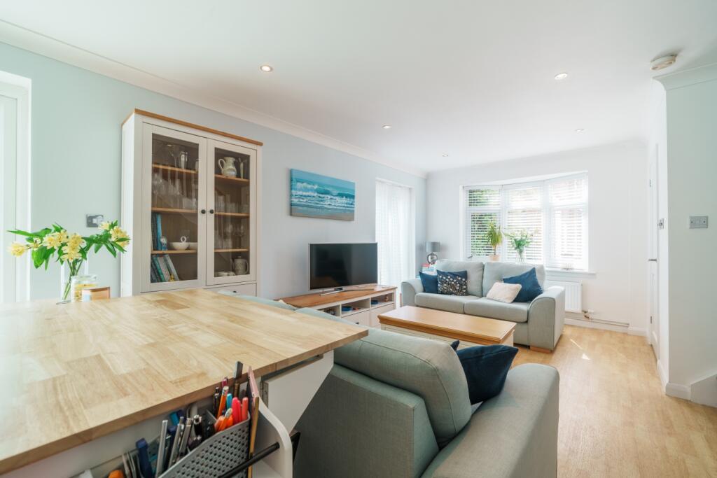 House in Gosport, Lee-on-the-Solent - More