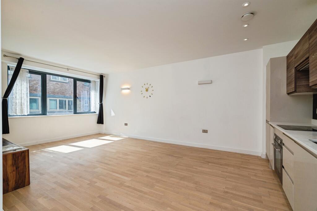 Apartment in Norwich, Norfolk - View 4
